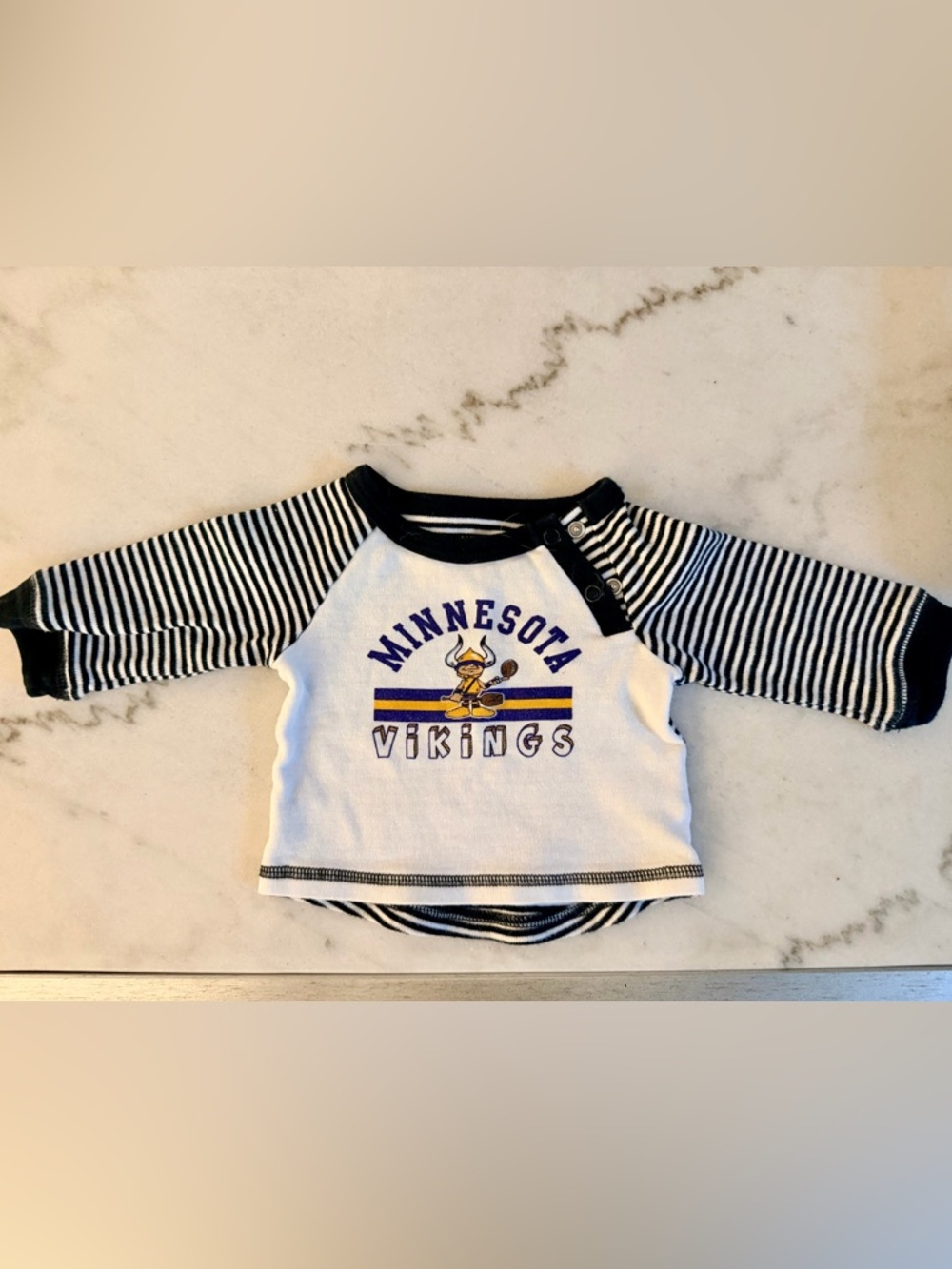 Minnesota Vikings Infant 3m Long-Sleeve Raglan Top - White & Black